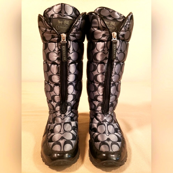 STYLISH AUTHENTIC COACH RAIN BOOTS - Picture 1 of 11